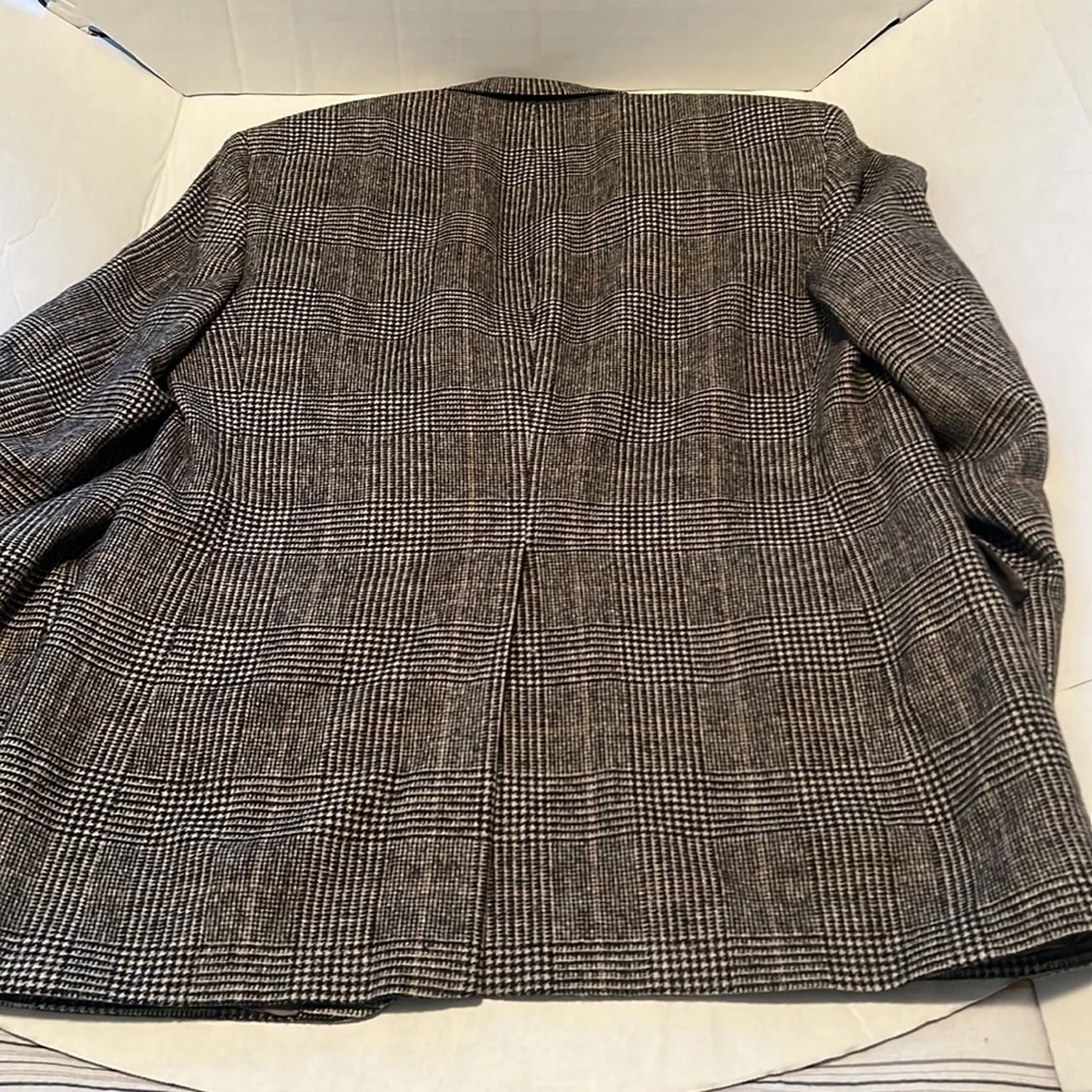 Fifth Avenue Collection Lord & Taylor men's blazer 100% Camel hair.